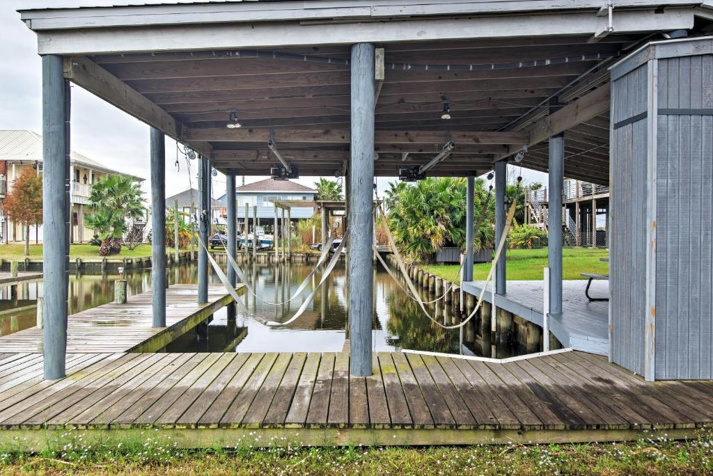 Waterfront Slidell Home with Boat Dock and Canal View! - image 6