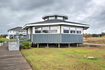 Little Blue Crab about Quaint Slidell Cottage with Dock - image 12