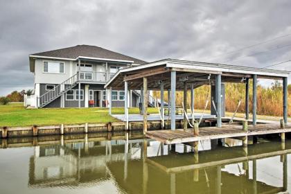 Little Blue Crab about Quaint Slidell Cottage with Dock - image 2