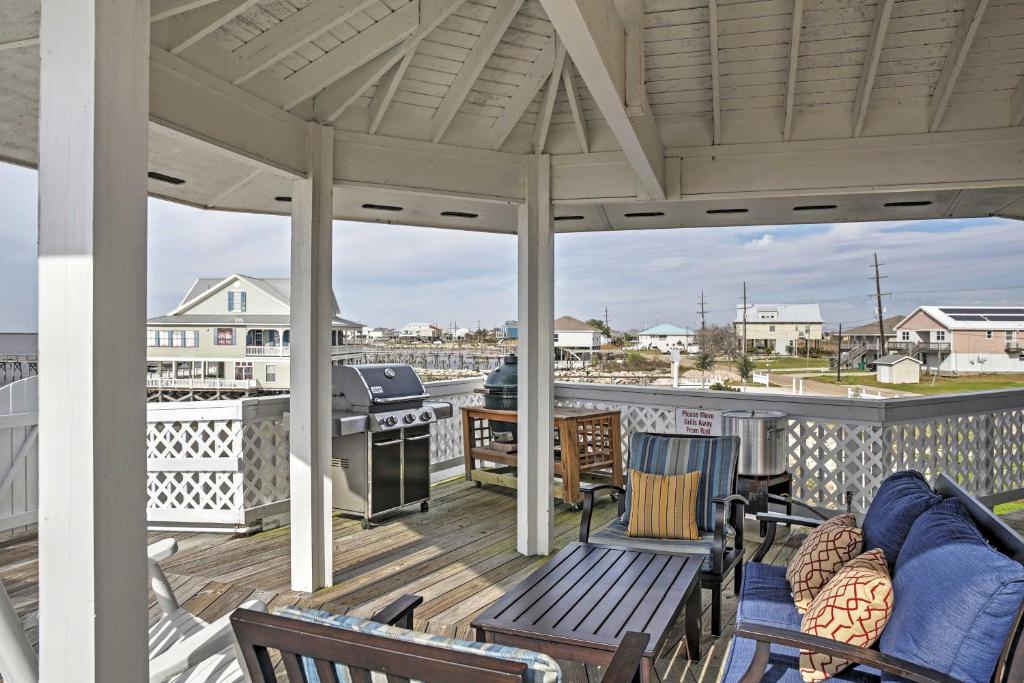 Waterfront Home with Dock - 31 Mi to Downtown NOLA! - image 3