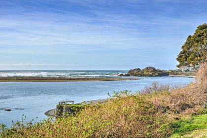 Smith River Vintage Cabin with Oceanfront Deck and Views! - image 2