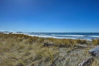 The Pelican Oceanfront Home - Steps to Beach! - image 15