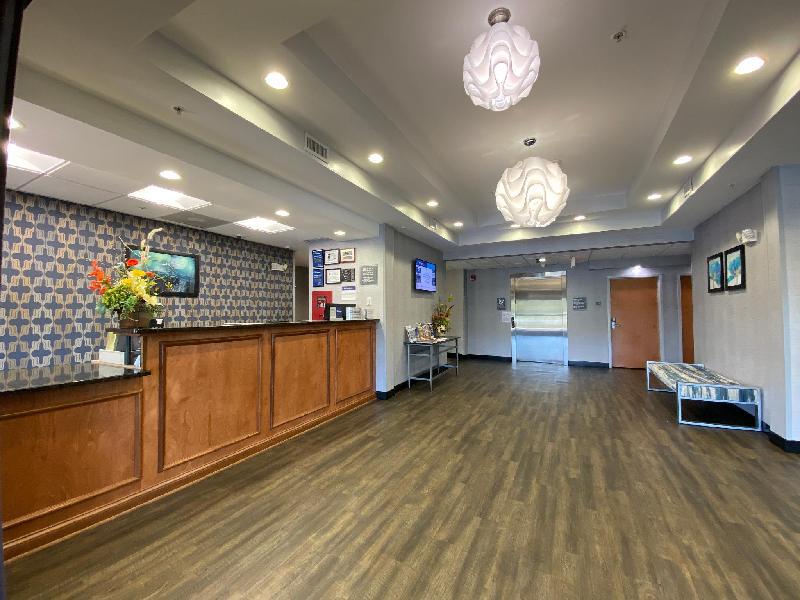 Best Western Smithfield Inn - image 2