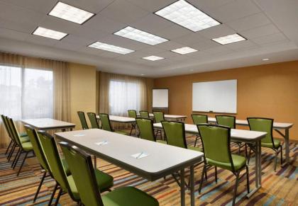 Fairfield Inn & Suites by Marriott Smithfield - image 2