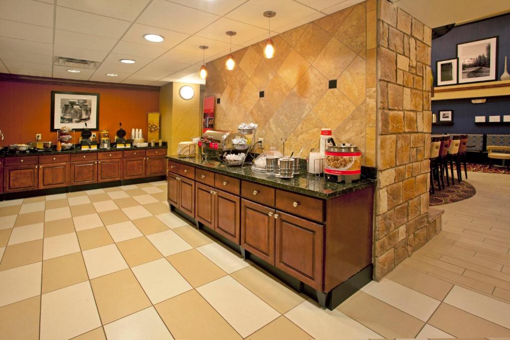 Hampton Inn & Suites Nashville-Smyrna - image 5