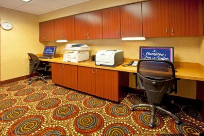 Hampton Inn & Suites Nashville-Smyrna - image 9