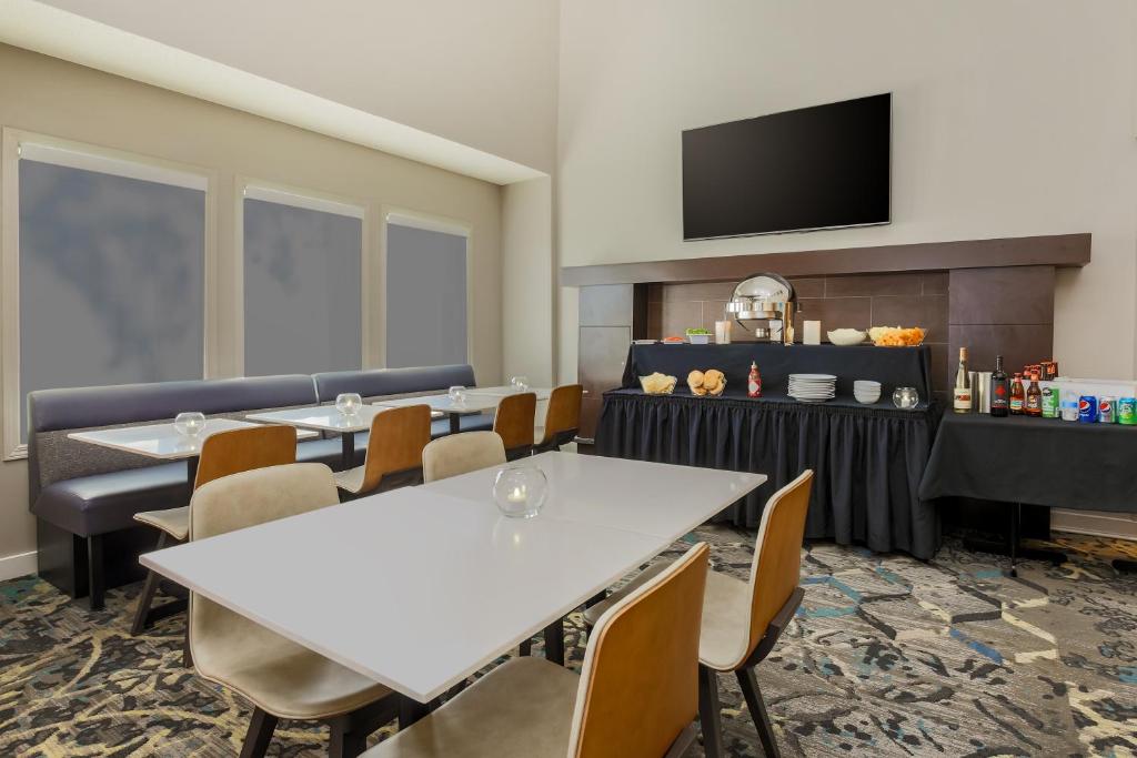 Residence Inn by Marriott Atlanta Cumberland/Galleria - image 2