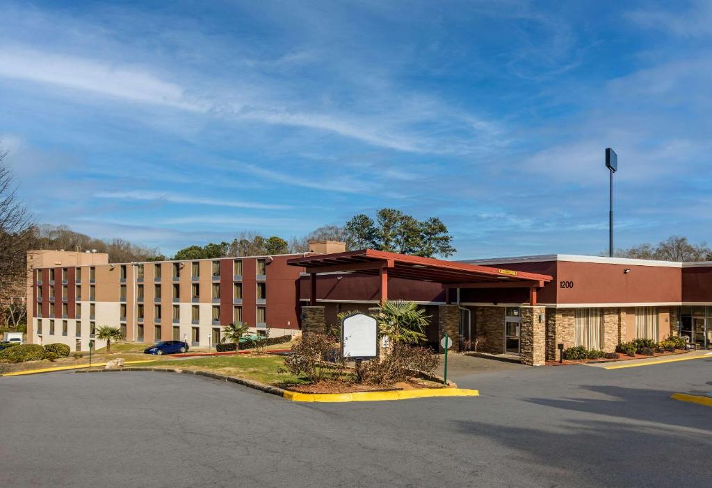 Red Roof Inn PLUS+ & Suites Atlanta-Cumberland/Vinings - main image