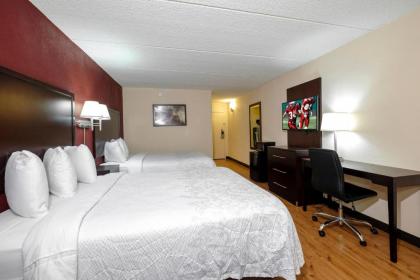 Red Roof Inn PLUS+ & Suites Atlanta-Cumberland/Vinings - image 5