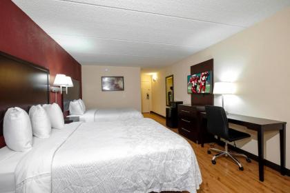 Red Roof Inn PLUS+ & Suites Atlanta-Cumberland/Vinings - image 9