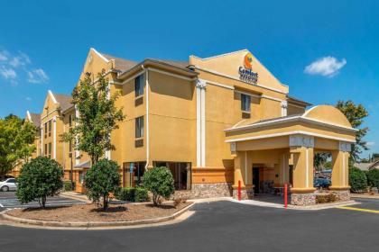 Comfort Inn & Suites Galleria - image 9