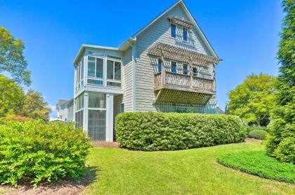 Bright Cape Cod-Style Home - 6 Mi to Topsail!