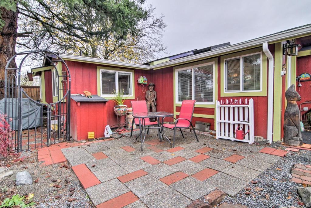 Bright Snohomish Studio Steps to Centennial Trail! - image 2