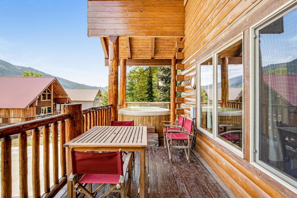 Log Cabin Luxury - image 2