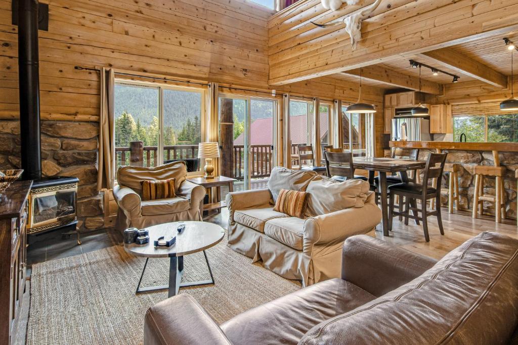 Log Cabin Luxury - image 5