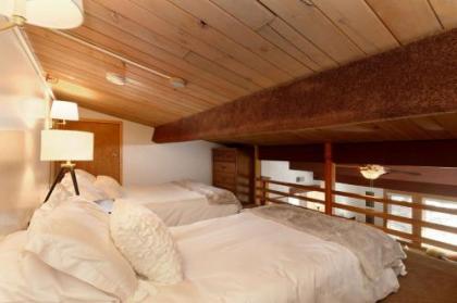 Aspenwood Studio with Loft- J12 - image 4