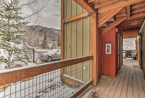 Ski-In and Out Snowmass Condo with Community Hot Tub! - image 4