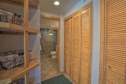 Ski Lovers Studio with Easy Pool and Hot Tub Access! - image 3