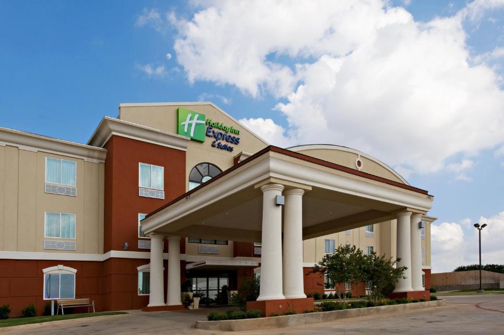 Holiday Inn Express and Suites Snyder an IHG Hotel - main image