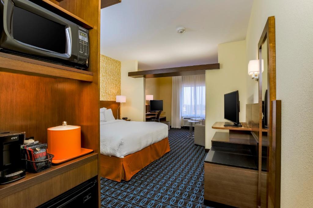 Fairfield Inn & Suites by Marriott Snyder - image 7