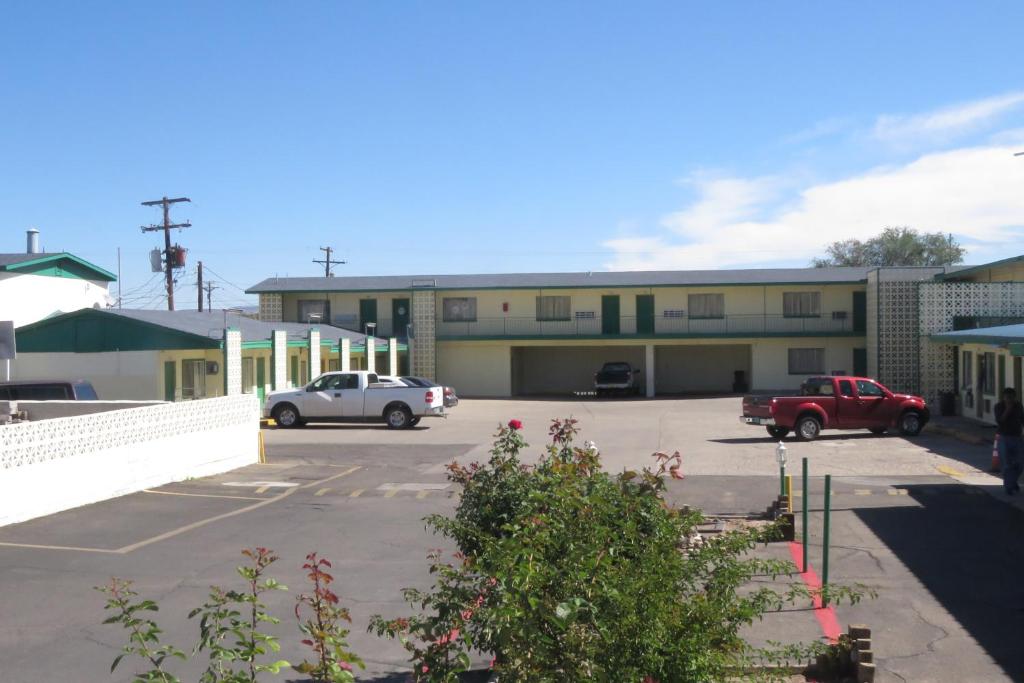 Economy Inn - main image