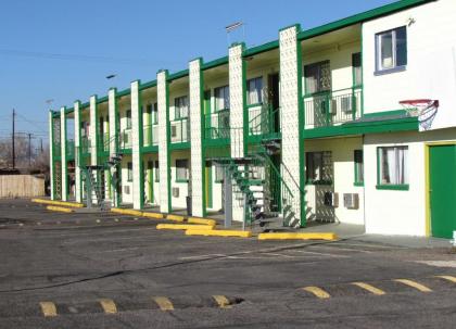 Economy Inn - image 7