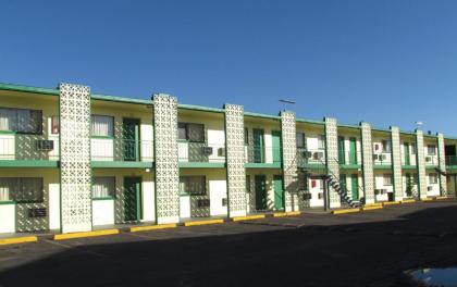 Economy Inn - image 9