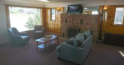 Caribou Lodge and Motel - image 3