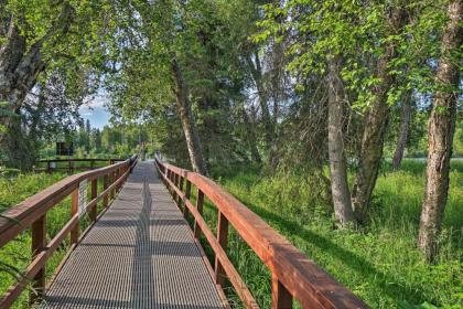 Modern Soldotna Townhome - Walk to The Kenai River - image 9