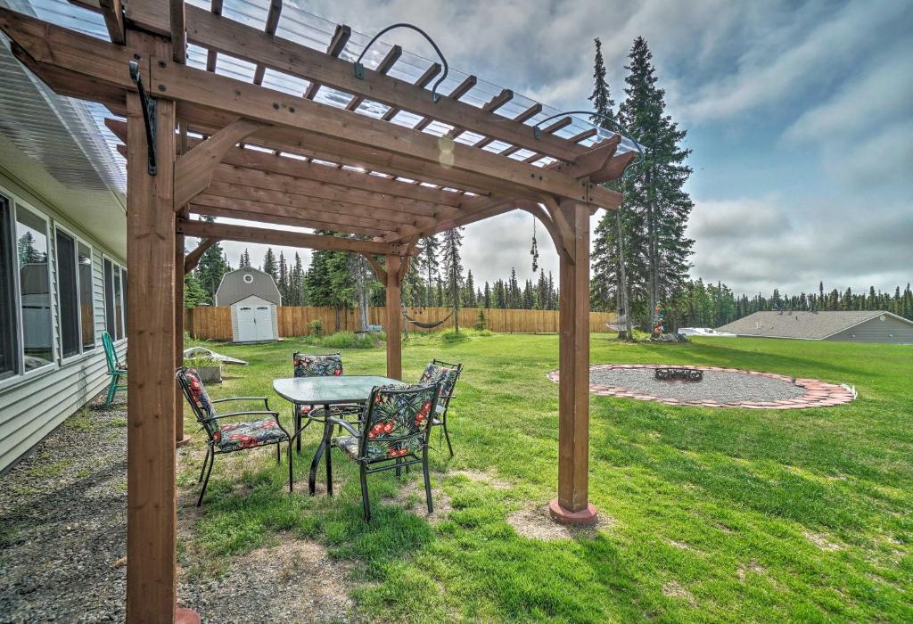 Soldotna Home with Yard Walk to Kenai River! - main image