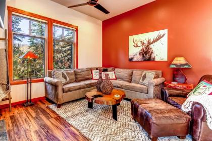 Eagle Springs East 101: Red-wing Suite - image 6