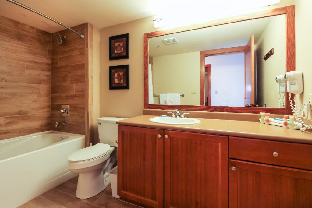 Eagle Springs East 207: Resting Moose Suite - image 3