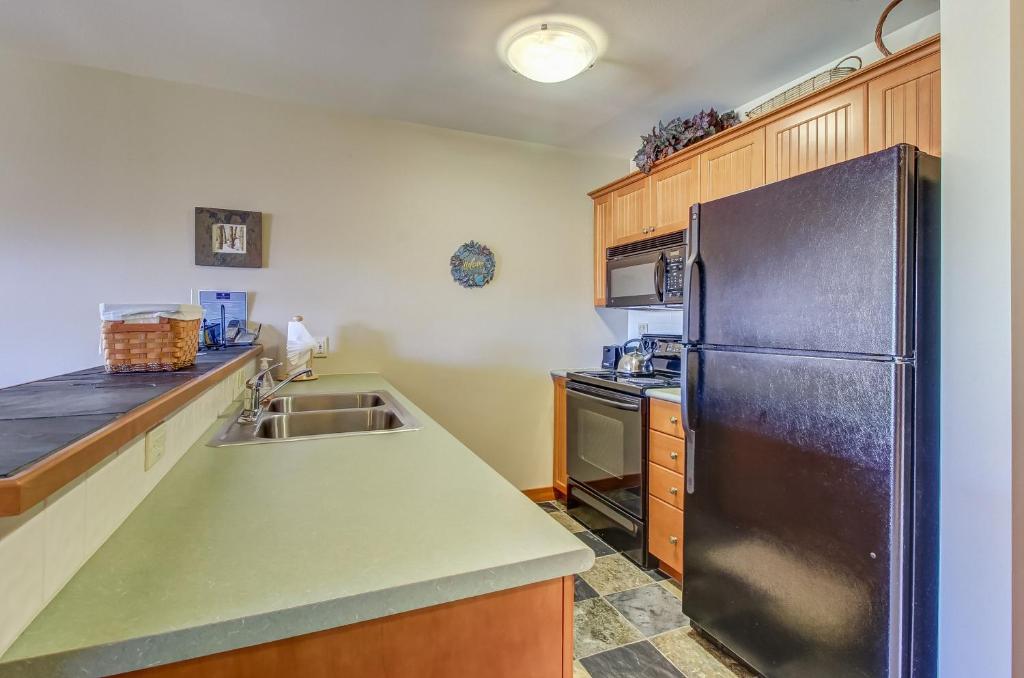 Eagle Springs East 402: Buffaloberry Suite - image 6