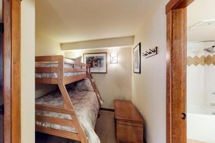 Powderhorn Lodge 413: Woodland Star Suite - image 11