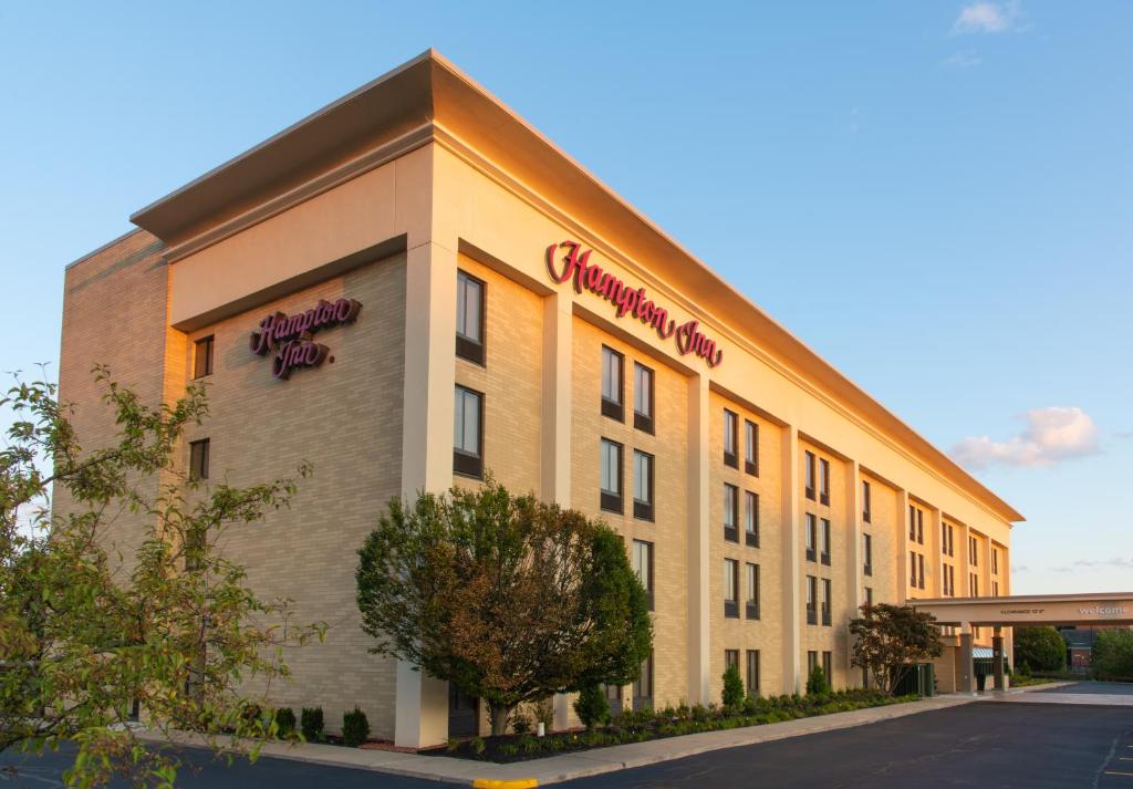 Hampton Inn Cleveland-Solon - image 4