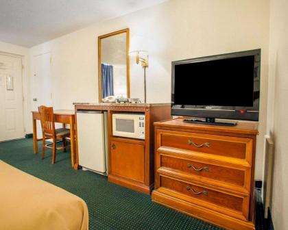 Econo Lodge Somers Point - image 3