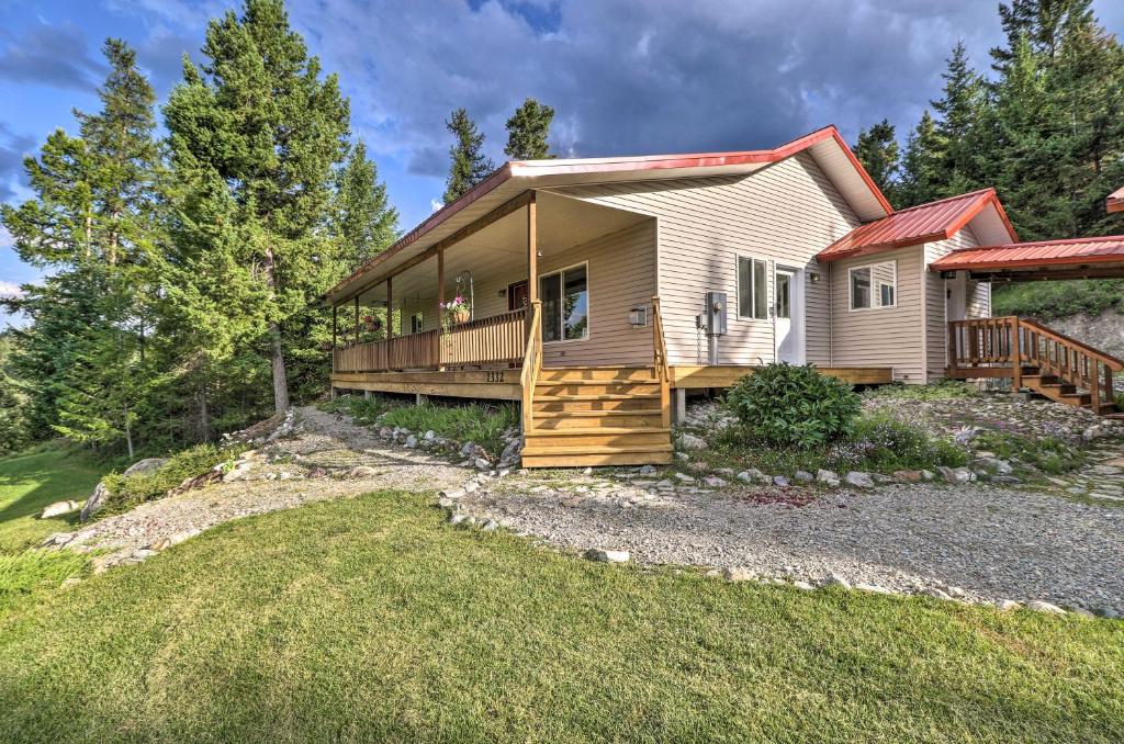 Secluded 5-Acre Kalispell Home with Deck and View - image 3