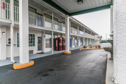 Motel 6-Somerset KY - image 11