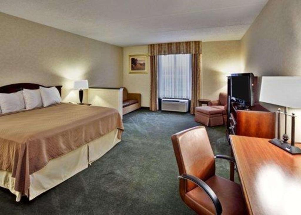 Quality Inn & Suites Somerset - image 5