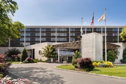 DoubleTree by Hilton Hotel & Executive Meeting Center Somerset - image 5