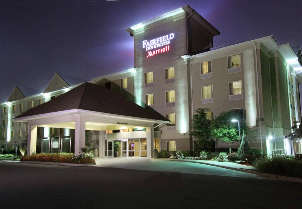 Fairfield Inn & Suites Somerset - main image