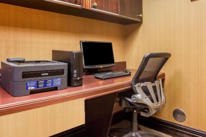 Comfort Inn & Suites Somerset - New Brunswick - image 10