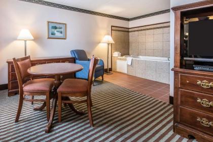 Quality Inn and Conference Center Somerset - image 14