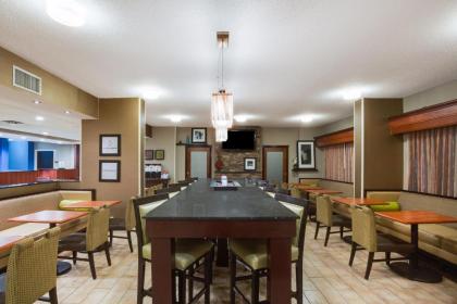 Hampton Inn Somerset - image 8