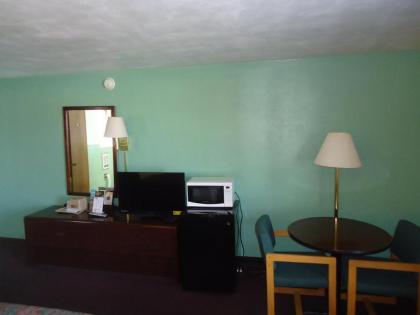 Budget Host Inn Somerset - image 13