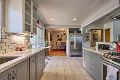 Dog-Friendly Wine Country Retreat Less Than 2 Mi to Plaza! - image 11