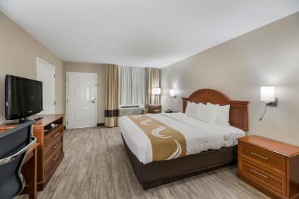 Quality Inn - image 10