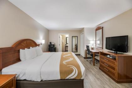 Quality Inn - image 9