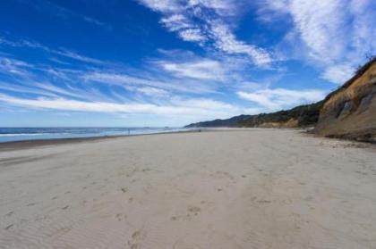 Beverly Beach Whale Lookout - image 3