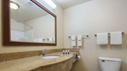 Best Western Legacy Inn & Suites Beloit/South Beloit - image 9